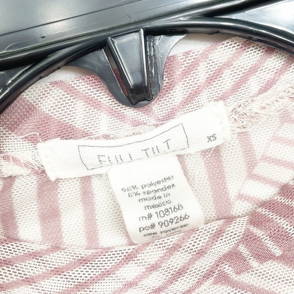 Full Tilt geometric print sheer long sleeve top - Picture 3 of 4